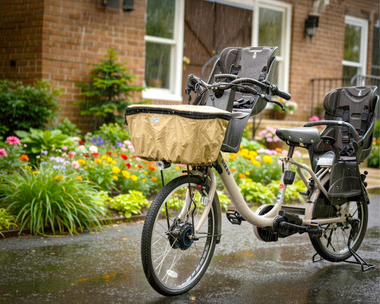 雨の日の「バシャッ！」にサヨナラ。プレミアム自転車カゴカバー誕生